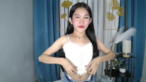 Snapshot of lovely_bellax chatting on 17, 5, 2026 BELLA online show from 17, 5, 2026