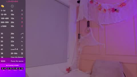 Snapshot of lovely_emma18 chatting on 18, 10, 2025 Emma online show from 18, 10, 2025