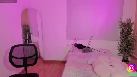 Snapshot of lovely_emma18 chatting on 29, 4, 2026 Emma online show from 29, 4, 2026