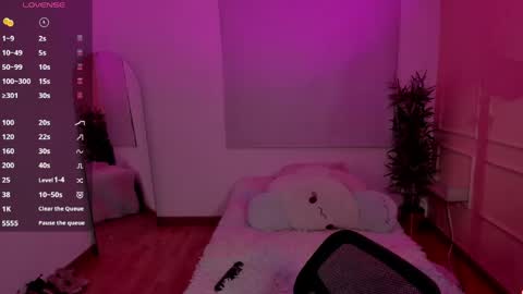 Snapshot of lovely_emma18 chatting on 19, 5, 2026 Emma online show from 19, 5, 2026