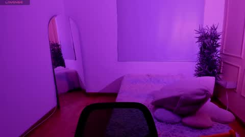 Snapshot of lovely_emma18 chatting on 27, 5, 2026 Emma online show from 27, 5, 2026