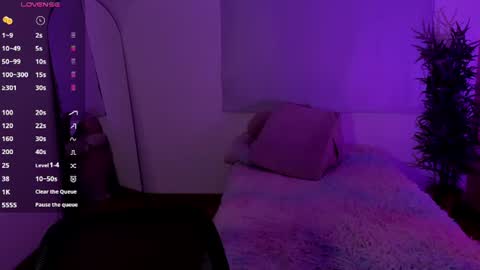 Snapshot of lovely_emma18 chatting on 12, 6, 2026 Emma online show from 12, 6, 2026