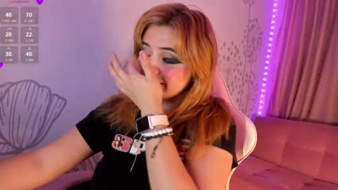 Snapshot of lovely_paris_01 chatting on 1, 6, 2026 Paris Rose online show from 1, 6, 2026