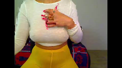 Snapshot of lovelyannasq chatting on 4, 11, 2025 LovelyAnnaSQ online show from 4, 11, 2025