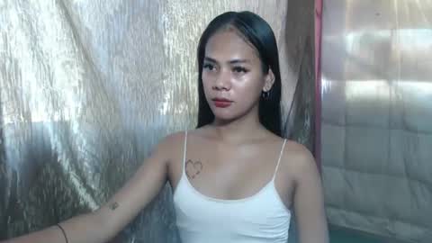 Snapshot of lovelycarmilla chatting on 5, 5, 2026 Carnilla online show from 5, 5, 2026