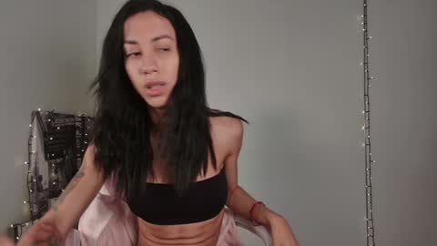 Snapshot of lovelycaroll chatting on 8, 1, 2025 lovelycaroll online show from 8, 1, 2025