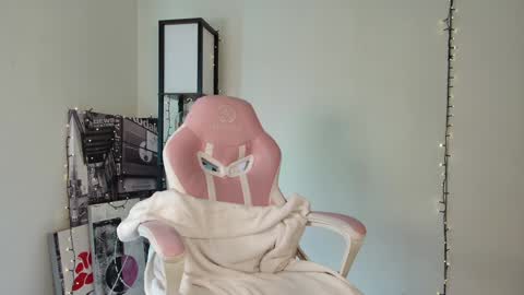 Snapshot of lovelycaroll chatting on 8, 2, 2025 lovelycaroll online show from 8, 2, 2025