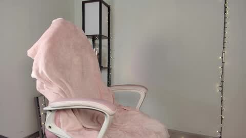 Snapshot of lovelycaroll chatting on 12, 2, 2025 lovelycaroll online show from 12, 2, 2025