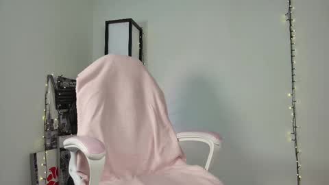 Snapshot of lovelycaroll chatting on 28, 2, 2025 lovelycaroll online show from 28, 2, 2025