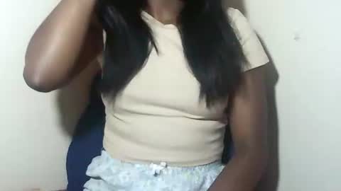 lovelylarra online show from 6, 1, 2026