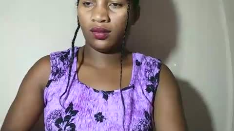 Snapshot of lovelylarra chatting on 3, 5, 2026 lovelylarra online show from 3, 5, 2026