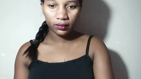 Snapshot of lovelylarra chatting on 8, 5, 2026 lovelylarra online show from 8, 5, 2026