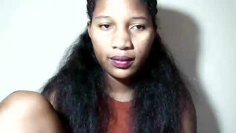 Snapshot of lovelylarra chatting on 10, 5, 2026 lovelylarra online show from 10, 5, 2026