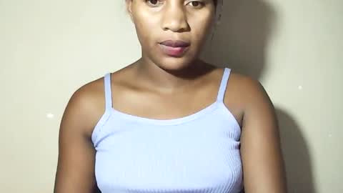 Snapshot of lovelylarra chatting on 16, 5, 2026 lovelylarra online show from 16, 5, 2026