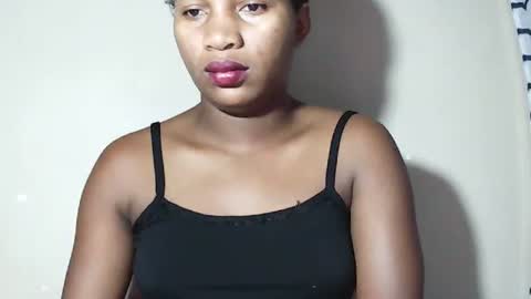 Snapshot of lovelylarra chatting on 17, 5, 2026 lovelylarra online show from 17, 5, 2026