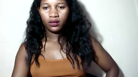 Snapshot of lovelylarra chatting on 27, 5, 2026 lovelylarra online show from 27, 5, 2026