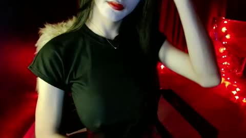 lovelypetite143 online show from 9, 4, 2026