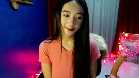 Snapshot of lovelypetite143 chatting on 23, 5, 2026 lovelypetite143 online show from 23, 5, 2026