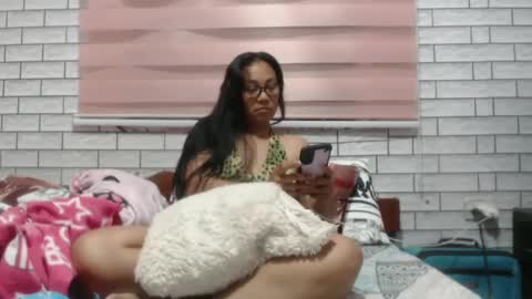 Angelquey online show from 6, 1, 2025