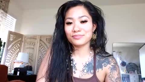lovelyxmacii online show from 29, 5, 2026