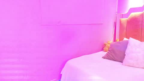 L O V E  online show from 13, 4, 2026