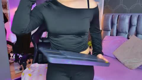 Love  online show from 18, 11, 2025