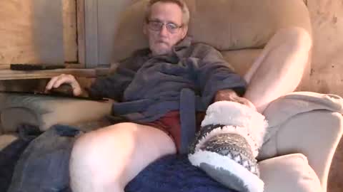 Snapshot of lovesex6565 chatting on 12, 11, 2025 just here to have fun and cum online show from 12, 11, 2025