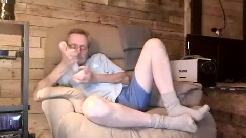 Snapshot of lovesex6565 chatting on 30, 3, 2026 just here to have fun and cum online show from 30, 3, 2026