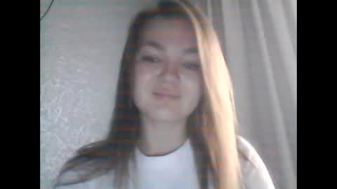 Snapshot of loviesimone chatting on 27, 9, 2025 loviesimone online show from 27, 9, 2025