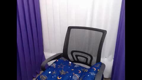 loving_apple19 online show from 1, 2, 2026