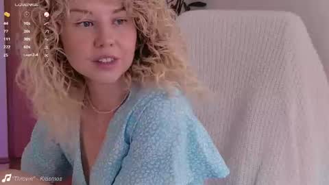 Snapshot of lowfreqsiren chatting on 25, 6, 2026 . online show from 25, 6, 2026