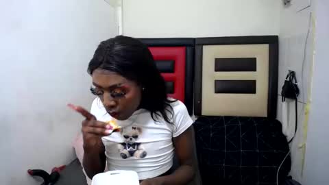 Snapshot of lsnnickykhanyile chatting on 15, 5, 2026 lsnnickykhanyile online show from 15, 5, 2026