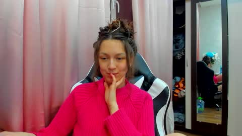 Snapshot of lu_krecia chatting on 23, 12, 2024 Lu krecia online show from 23, 12, 2024