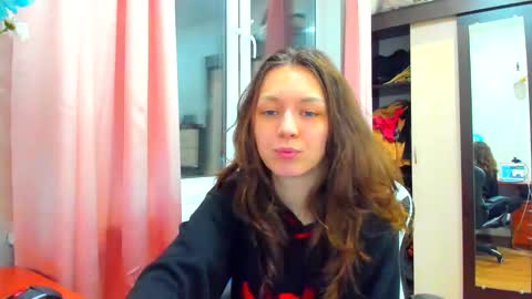 Snapshot of lu_krecia chatting on 25, 12, 2024 Lu krecia online show from 25, 12, 2024