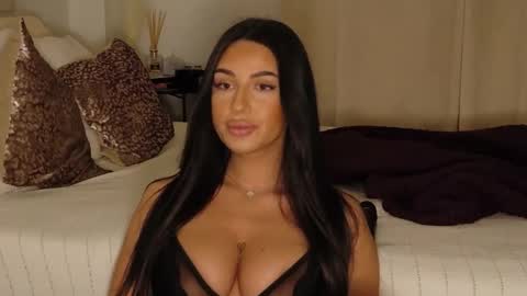 Luana Dess online show from 1, 4, 2026