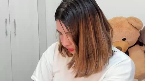 luara__01__lecat_1 online show from 19, 9, 2025