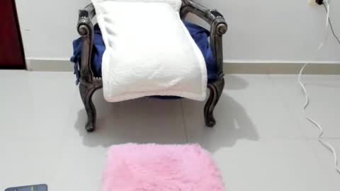 luara__01__lecat_1 online show from 15, 2, 2026