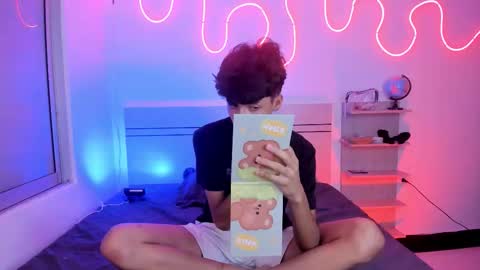 Luccas Ferreira online show from 1, 11, 2025