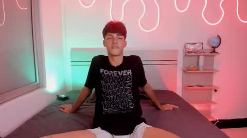 Luccas Ferreira online show from 12, 11, 2025