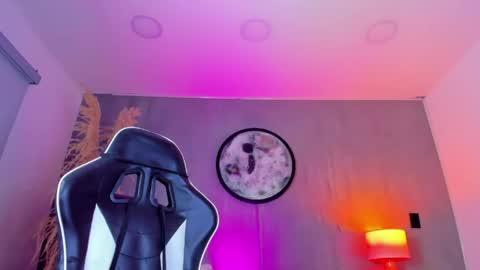 L U C C I A online show from 14, 4, 2026