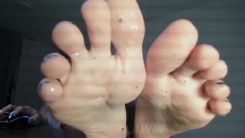 Snapshot of luci_fer_devil_1 chatting on 25, 12, 2024 Veronica Rati online show from 25, 12, 2024