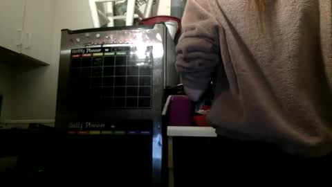 Luci Layne online show from 6, 4, 2026