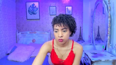 Snapshot of lucia_janne chatting on 27, 10, 2025 Lucla online show from 27, 10, 2025