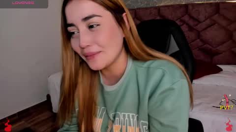 Snapshot of lucia_star_ chatting on 13, 12, 2024 lucia star online show from 13, 12, 2024