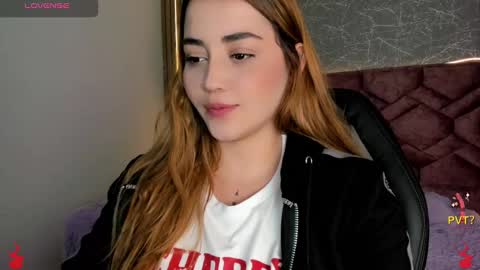 Snapshot of lucia_star_ chatting on 2, 1, 2025 lucia star online show from 2, 1, 2025