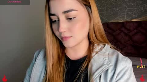 Snapshot of lucia_star_ chatting on 7, 1, 2025 lucia star online show from 7, 1, 2025