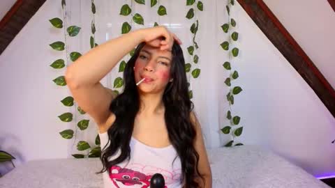 Snapshot of lucia_sweeet chatting on 27, 11, 2025 lucia_sweeet online show from 27, 11, 2025