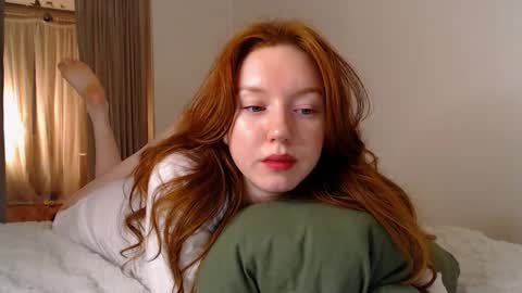 Snapshot of luciacoy chatting on 4, 2, 2025 Lucia online show from 4, 2, 2025