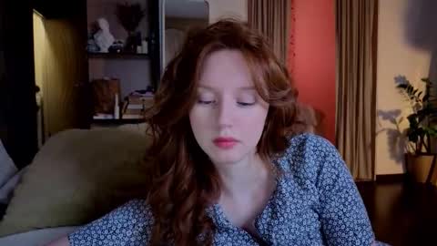 Snapshot of luciacoy chatting on 28, 10, 2025 Lucia online show from 28, 10, 2025