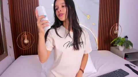Snapshot of lucianasmith_ chatting on 2, 5, 2026 Luci online show from 2, 5, 2026
